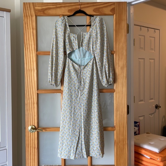 ASTR the Label Floral Print Long Sleeve Back Cutout Midi Dress - Picture 13 of 15